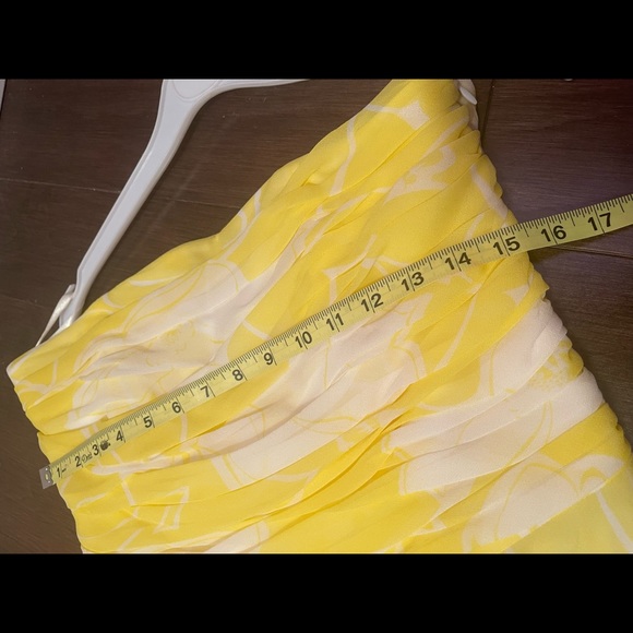 Strapless Bright and Floral Dress - Picture 4 of 6